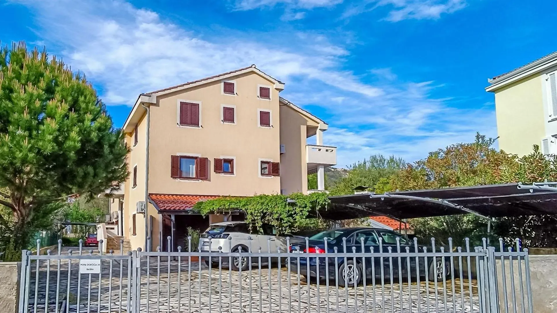 Marina Apartment Baska