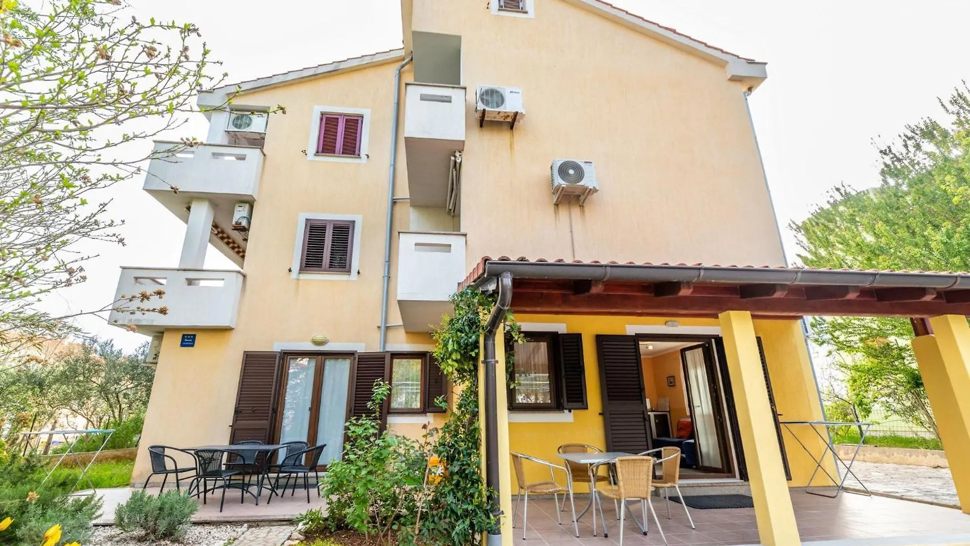 Marina Apartment Baska